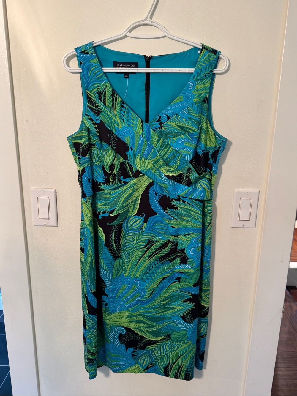 Jones New York Turquoise & Lime Leaf-Print Sleeveless Sheath Dress